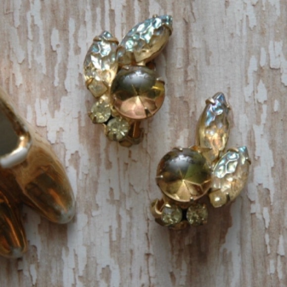 Vintage Antique Feather Cat Eye Clip On Earrings